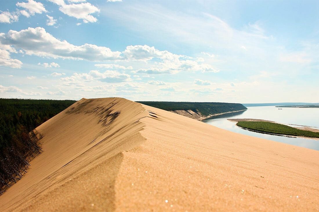 Пустыня в тайге. Дюны тукуланы Якутия. Песчаные дюны тукуланы Якутия. Якутия пустыня тукуланы. Якутия Пески тукуланы.