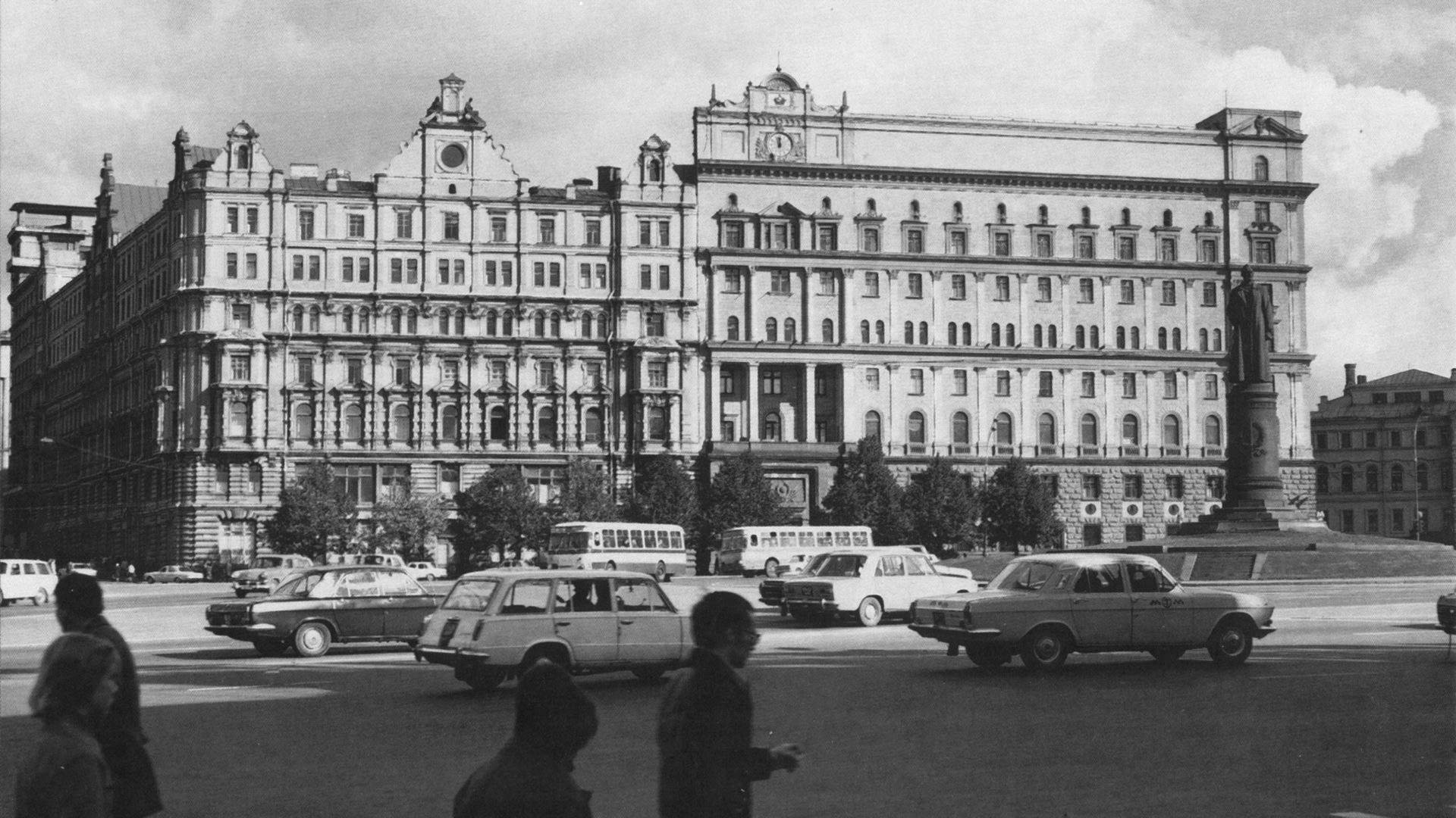Лубянская площадь здание КГБ