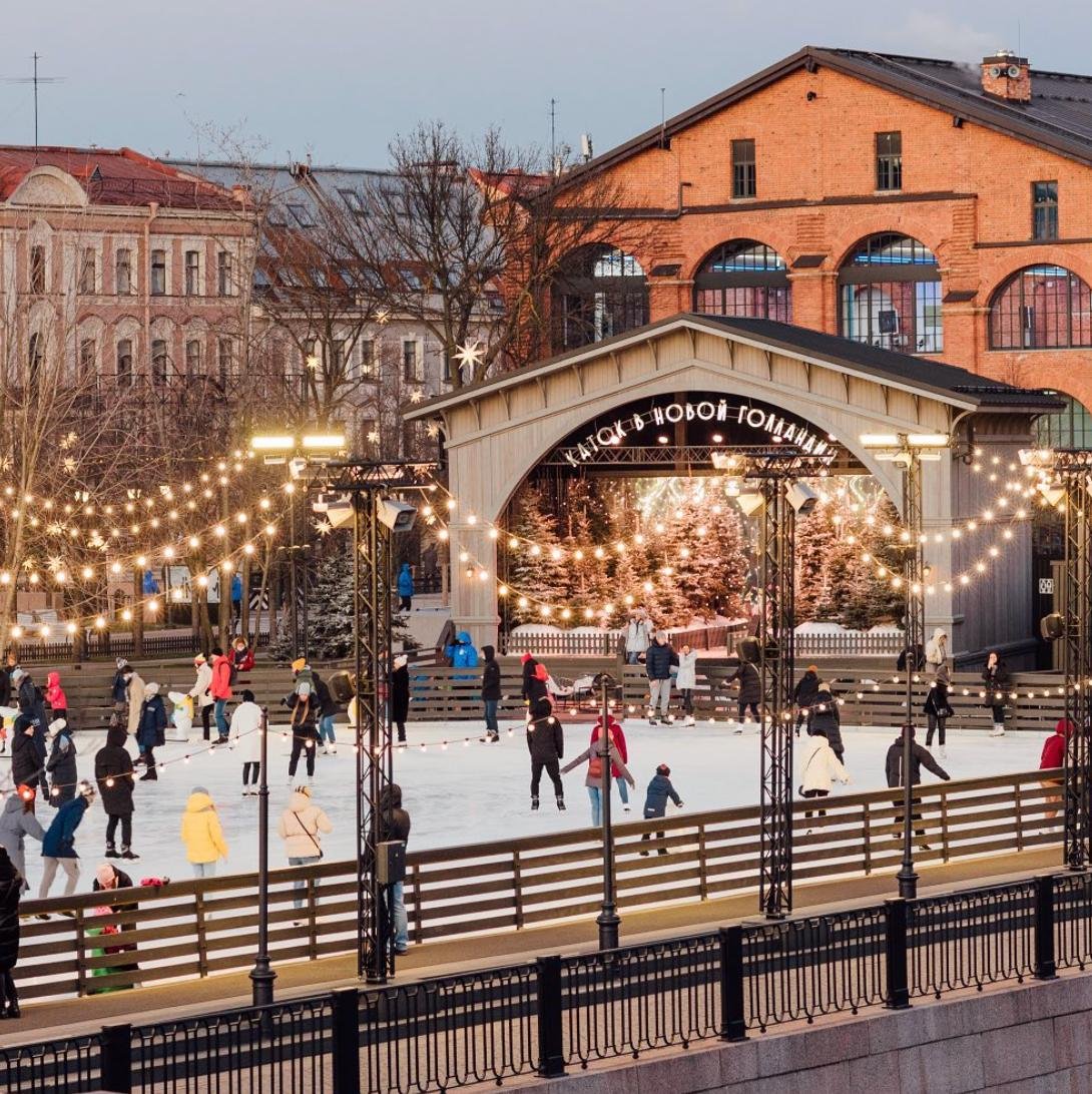 Каток санкт петербург. Каток новая Голландия в Санкт-Петербурге. Новая Голландия каток. Новая Голландия Питер каток. Каток на острове новая Голландия в Санкт-Петербурге.