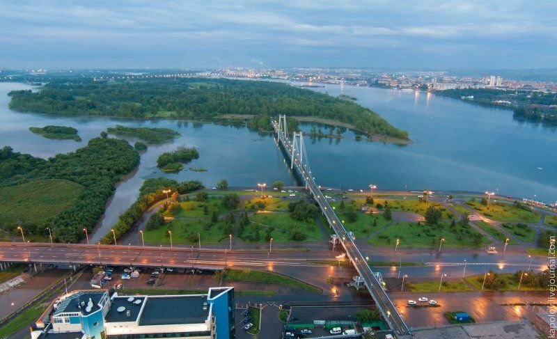 Енисей протекает в Сибири, берёт начало от Саянских гор и протекает до Карского моря Северного Ледовитого океана