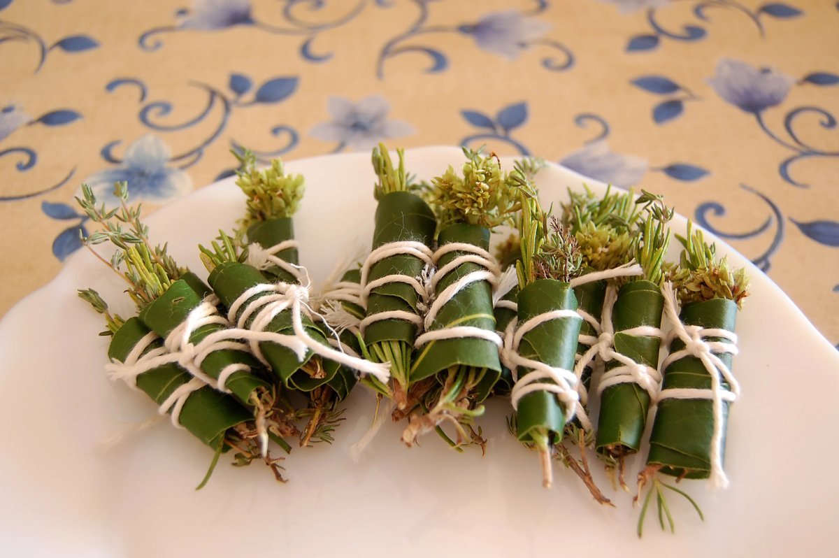 Приправа букет Гарни. Букет Гарни (Bouquet Garni). Букет прованских трав.