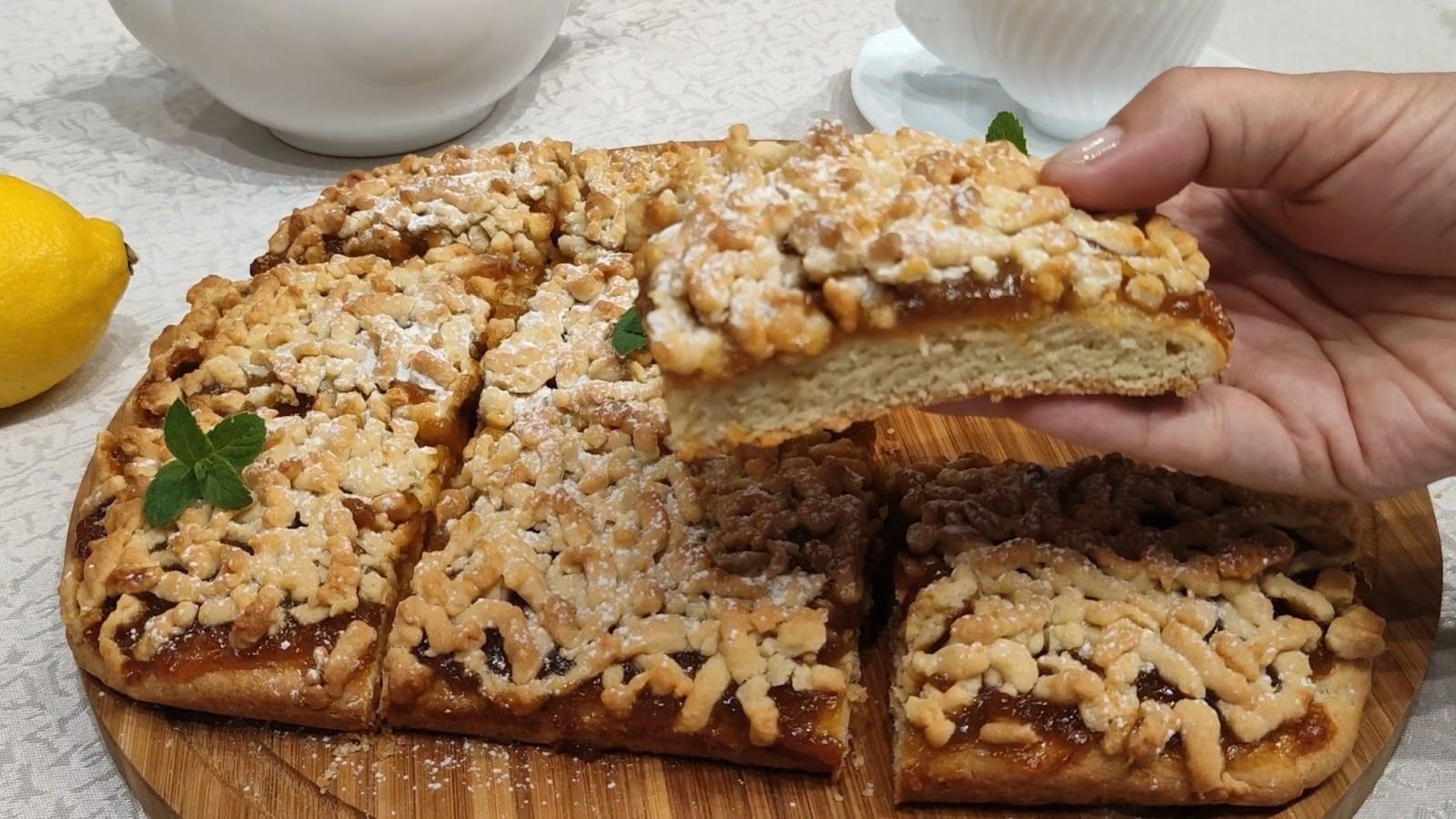 песочный тертый пирог с вареньем. насыпной пирог песочный пирог. быстрый тертый пирог. венгерский песочный тертый пирог. тертый пирог сивареньем.