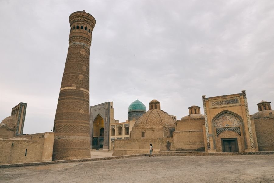 Вакансия в бухаре. Минарет Калян в Бухаре. Современная Бухара фото. Bukhara группа. Бухара групп.