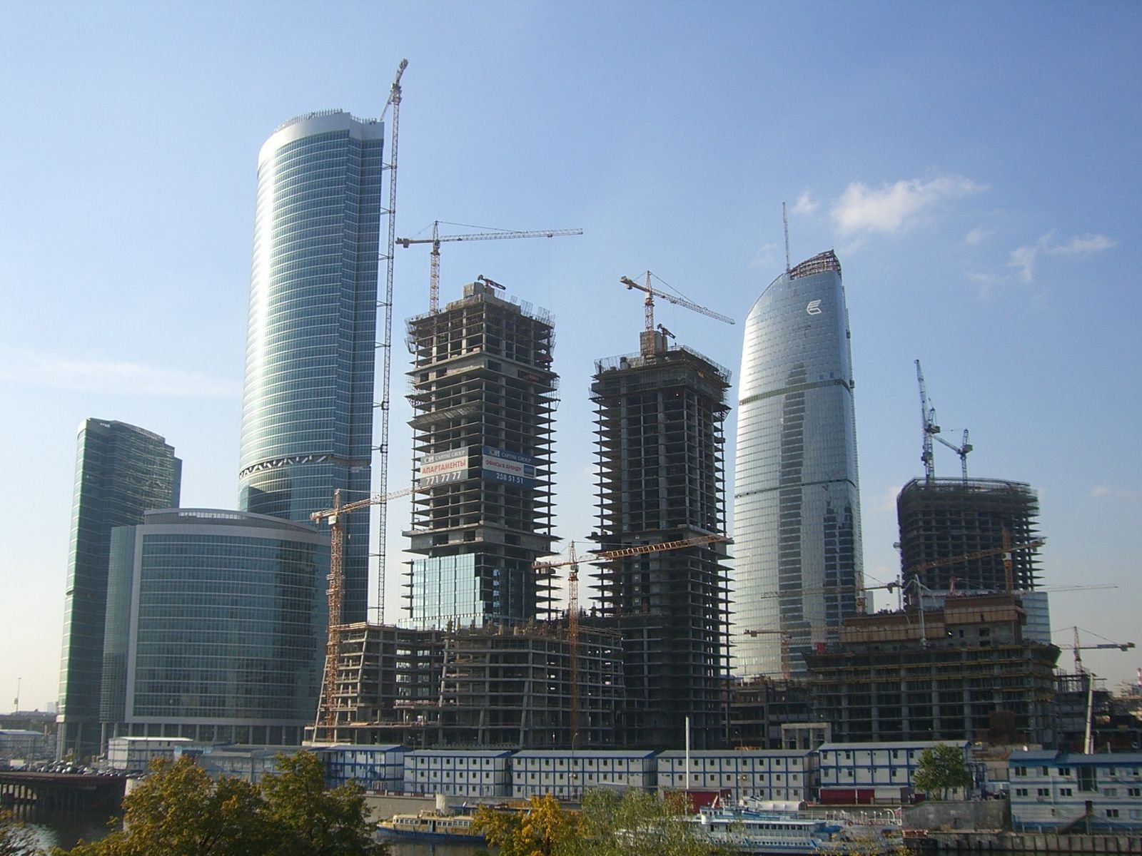 Строительство небоскребов. Москоу Сити стройка. Москва Сити стройка 2005. Строящиеся небоскребы Москоу Сити. Москоу Сити 2005 год.