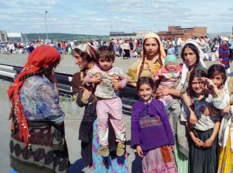 родина цыган румыния. цыганские 90. мадьярские цыгане. самые богатые цыгане. цыганский ансамбль талисман новосибирск.
