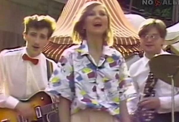 Король оранжевое лето агузарова. Король оранжевое лето агузарова. Король оранжевое лето агузарова. Король оранжевое лето солистка жанна агузарова. Король оранжевое лето.