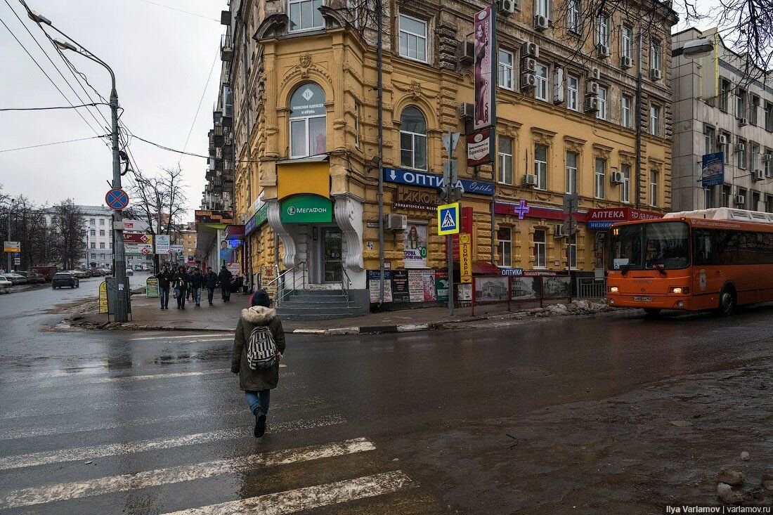 Плохой нижний. Нижний Новгород улицы города. Нижний Новгород прогулочная улица. Новгород. Прогулка по улицам города.. Убогий Нижний Новгород.