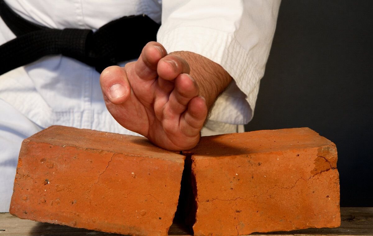 разбился ртутныц град сник. можно ли разбивать. можно ли разбивать. соударение частиц. можно ли разбивать.