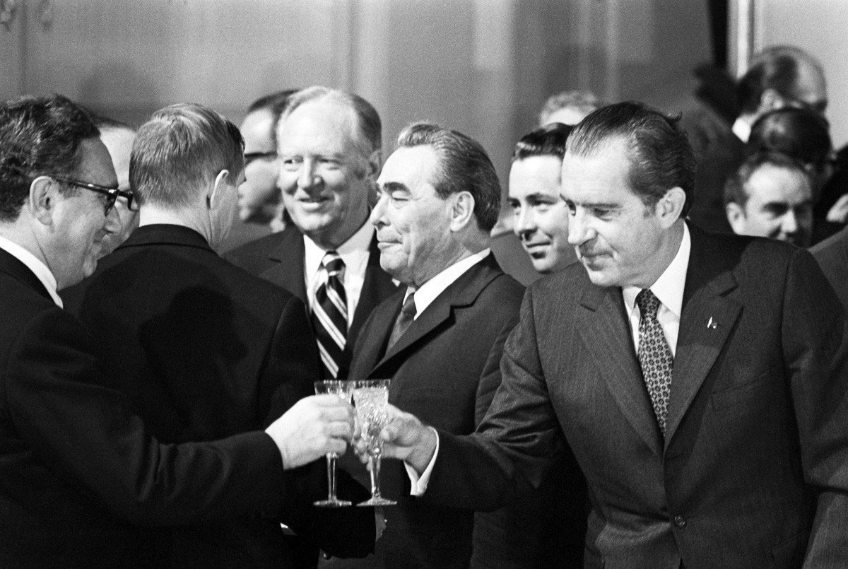 Американский брежнев. Никсон и Брежнев 1972. Брежнев Никсон 1972 год.