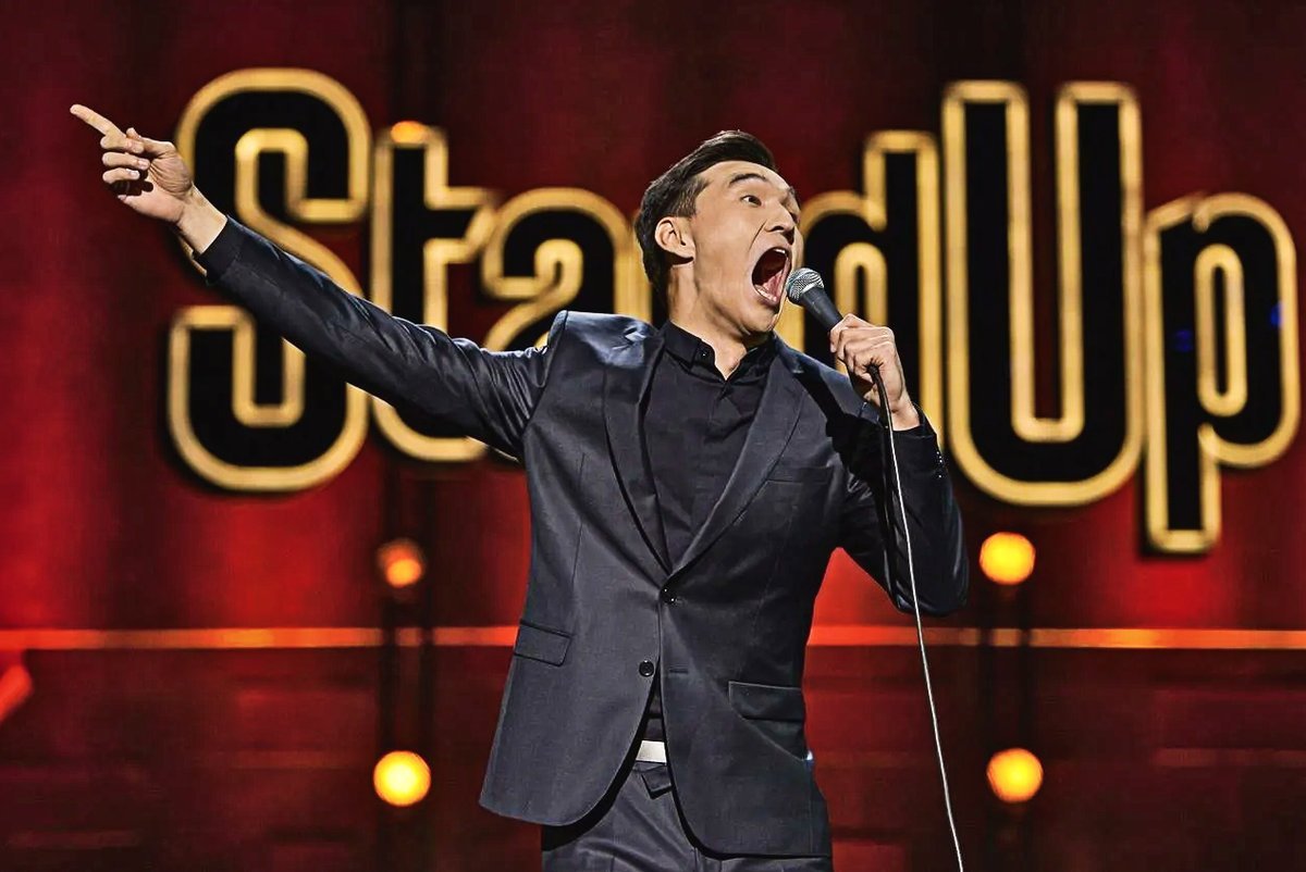 Казах стендапер нурлан сабуров. Нурлан сабуров тнт. Стендап комик нурлан. Нурлан сабуров в полный рост. Нурлан сабуров 2022.