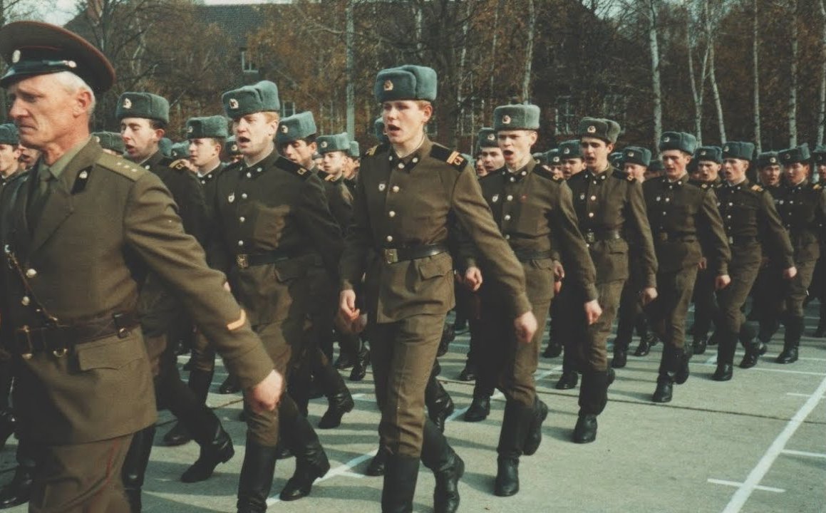 Служба советских солдат. Советская армия. Служба в Советской армии. Советская армия 80-х годов. Солдат Советской армии.