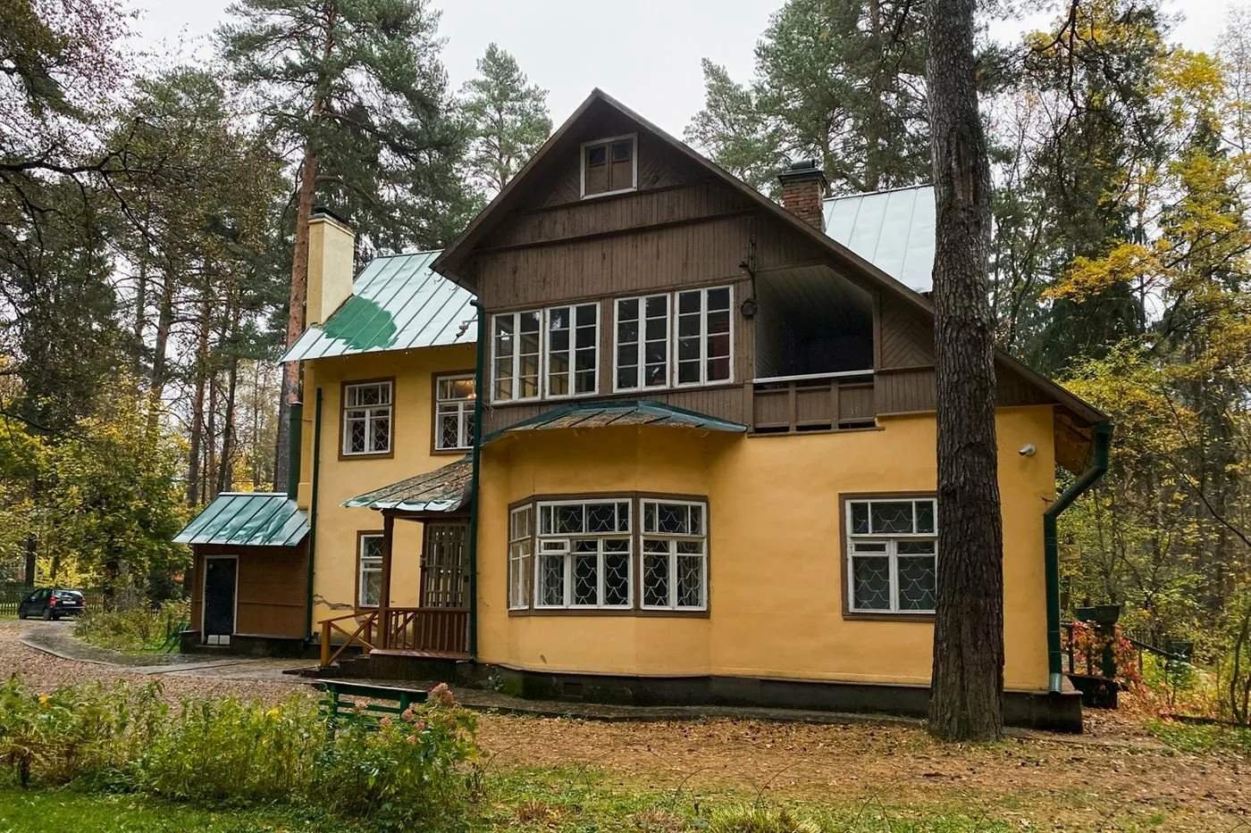 Дом с корнями в москве
