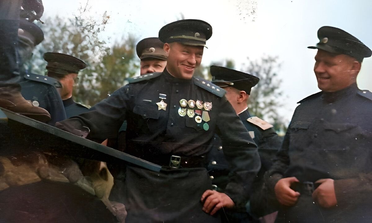 Командующий 1 белорусским фронтом в 1945. Рокоссовский. Рокоссовский 1943. Генерал Рокоссовский.