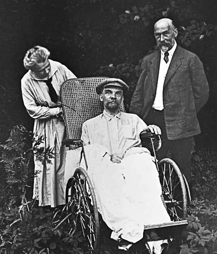 Фотографии больного Ленина: кто приказал их делать и для чего ...