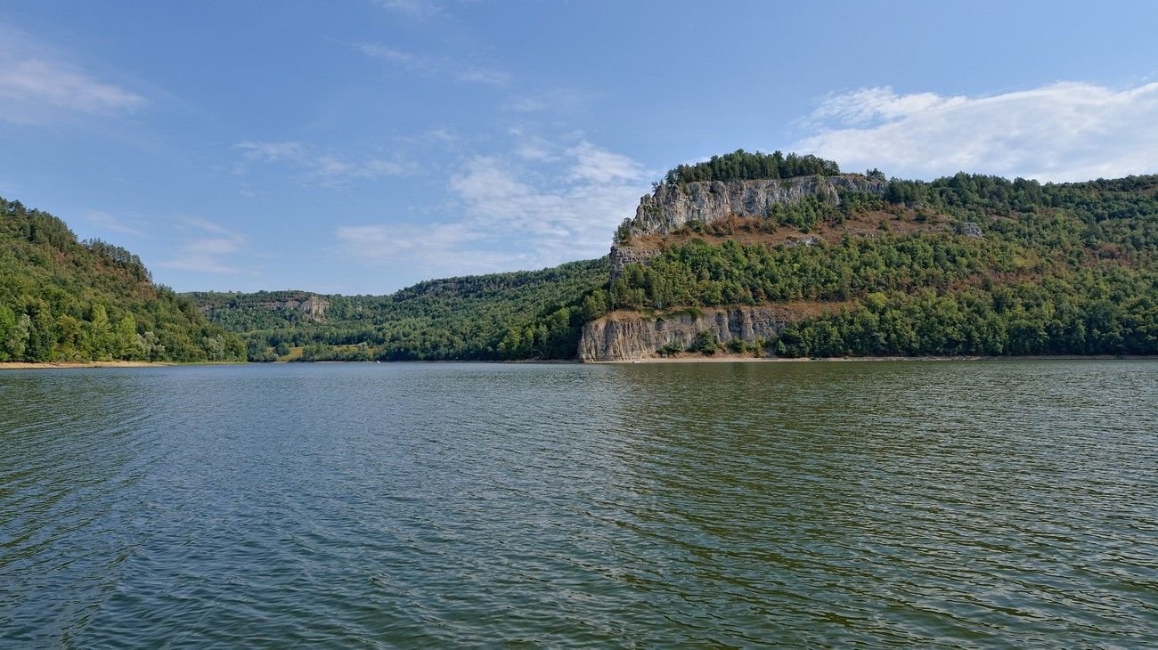 Нугушское водохранилище ущелье фото