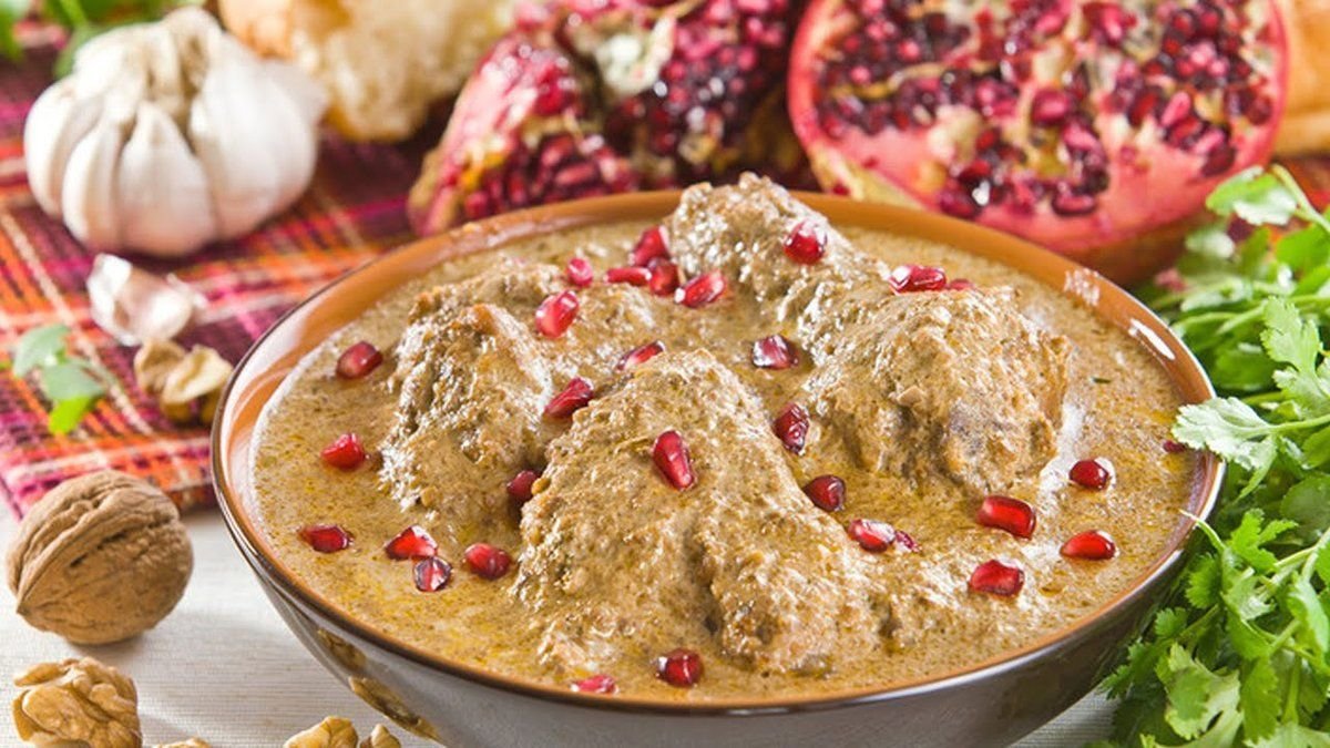 сациви классический грузинский рецепт. сациви с уцхо сунели. сациви классический грузинский рецепт. ореховая паста сациви. сациви из курицы по-грузински.