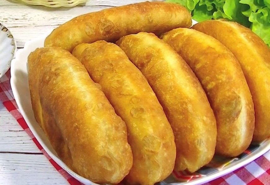 Вкусные жареные пирожки из дрожжевого теста с картошкой и