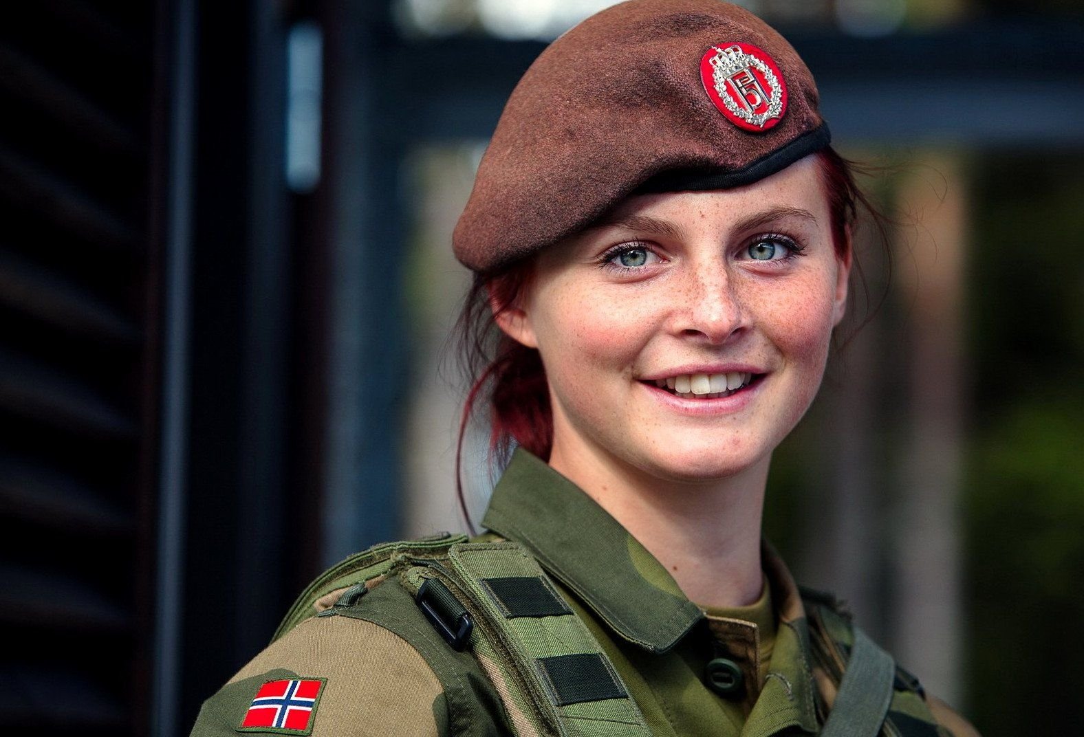 Американская военная девушка. Норвежская армия девушки. Женщина солдат. Девушки в военной форме. Женщины в армии Норвегии.