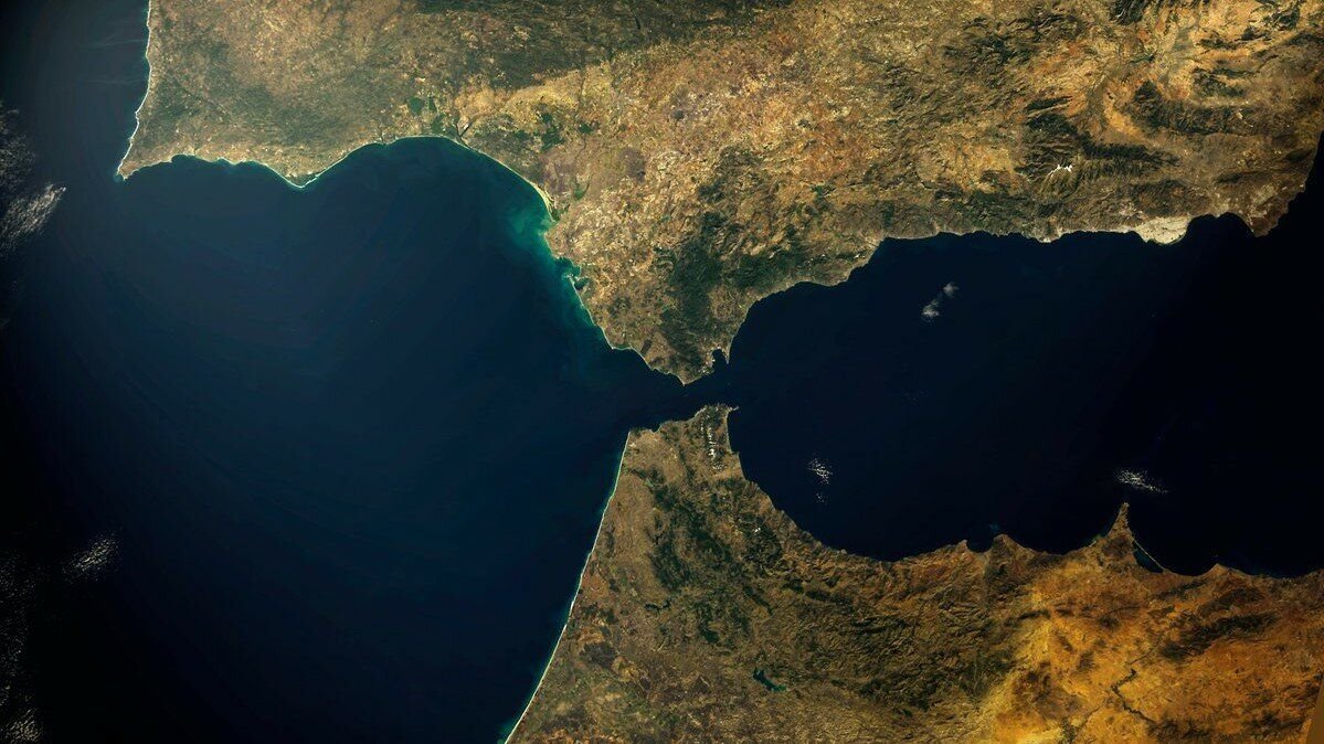 Гибралтарский пролив и Средиземное море
