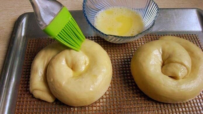 после выпечки чем смазать. после выпечки чем смазать. выпечка смазывается. смазать булочки. после выпечки чем смазать.