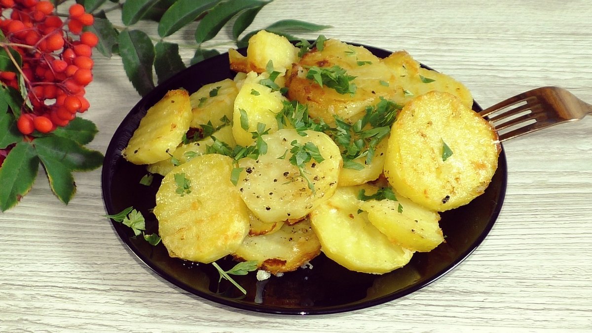 картошка с маслом. картошка со сливочным маслом. картошка со сливочным маслом. вареная картошка. запеченный картофель со сливочным маслом.