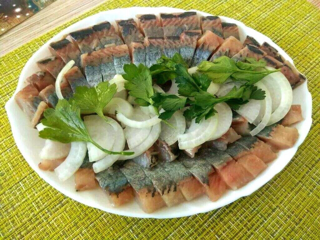 Пресервы селедочка с лучком