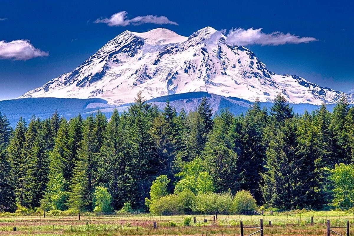 Mountain сша. Сиэтл гора Рейнир. Гора Рейнир штат Вашингтон. Национальный парк Маунт-Рейнир, штат Вашингтон. Национальный парк Маунт-Рейнир США.