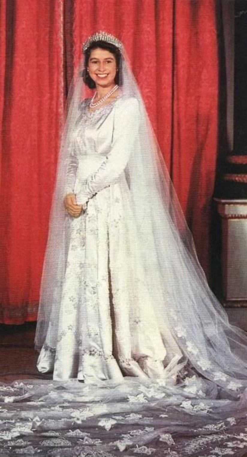 Королева в свадебном платье