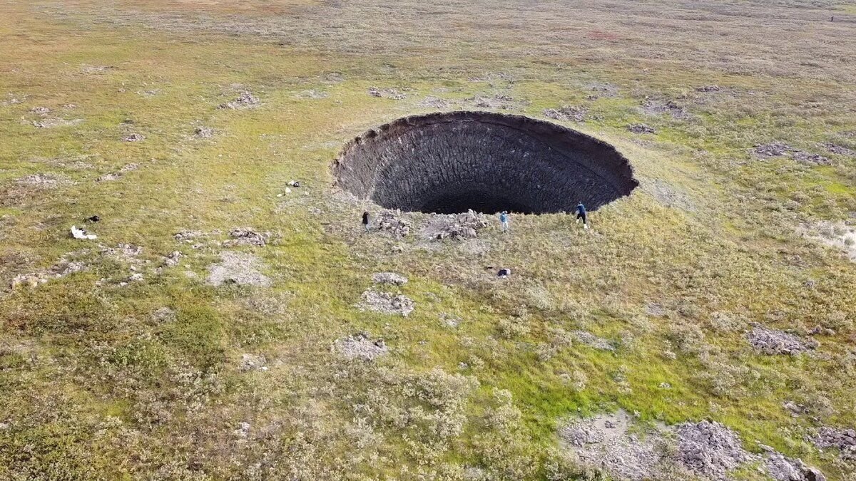 Металлистов провалился асфальт. Провалы в березниках. Провалы земли на дорогах в израиле. Провал вокруг колодца. Парковки возле мамаев курган.