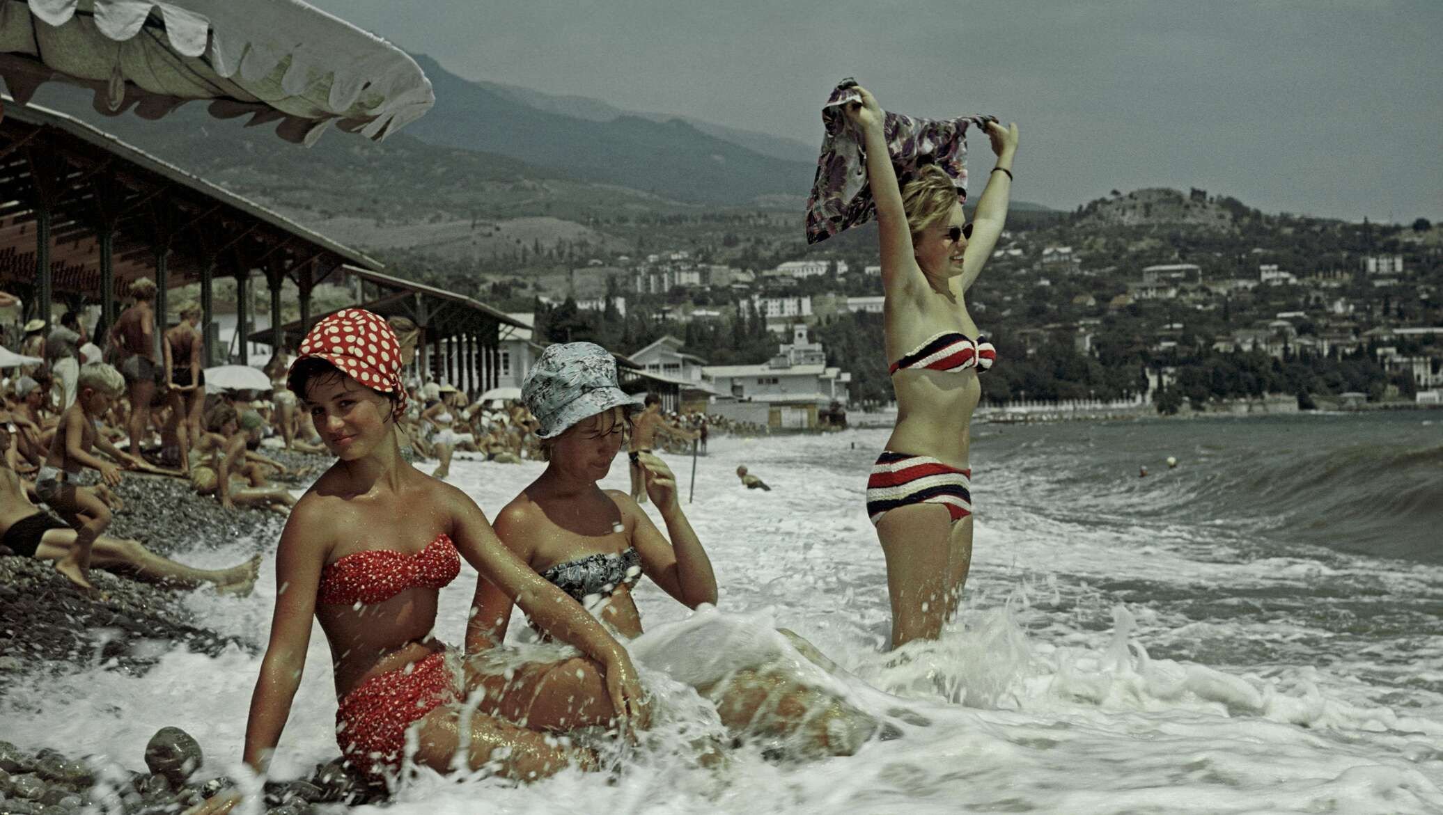 Советские девушки в купальниках
