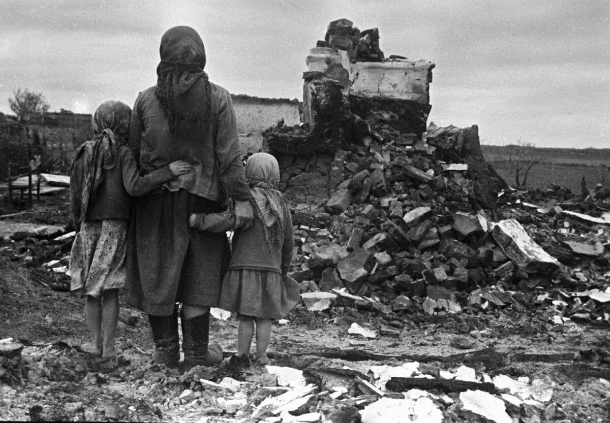 Фото детей войны 1941 1945 в хорошем качестве на фоне разрушений