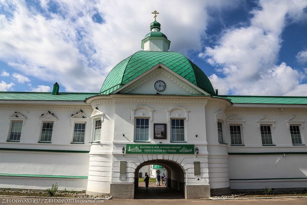 Корабль александр свирский фото