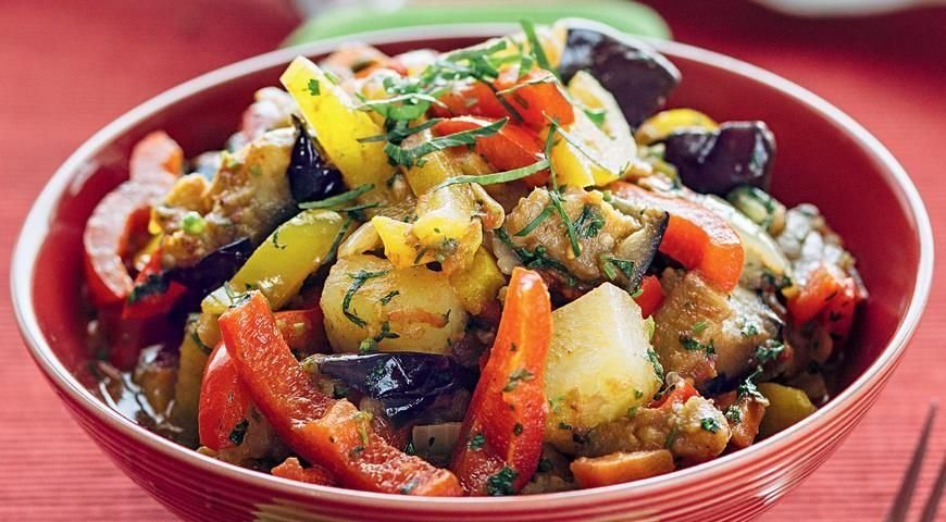 Овощное рагу с баклажанами картошкой и стручковой фасолью