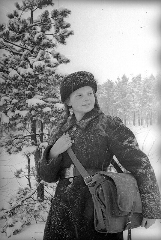 Фото почтальонка во время войны