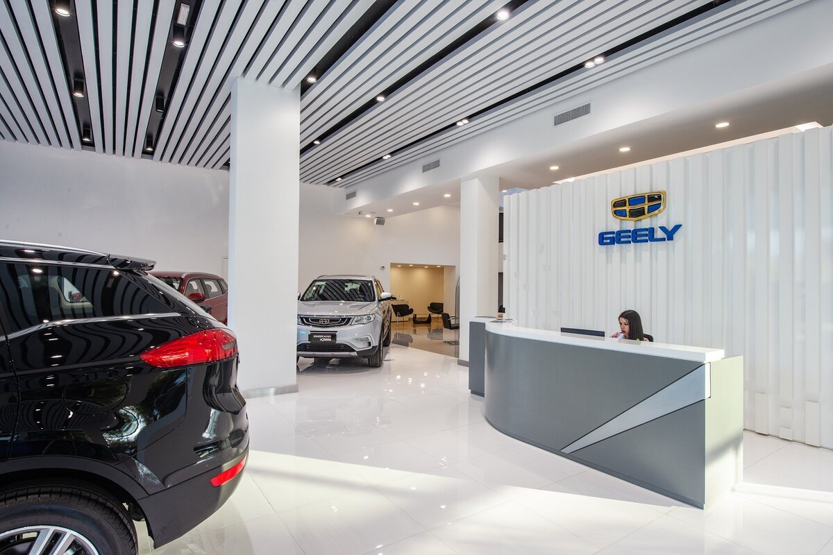 Geely дилер. Geely flagship. Джили ДЦ. Geely Showroom. Geely дилерский центр.