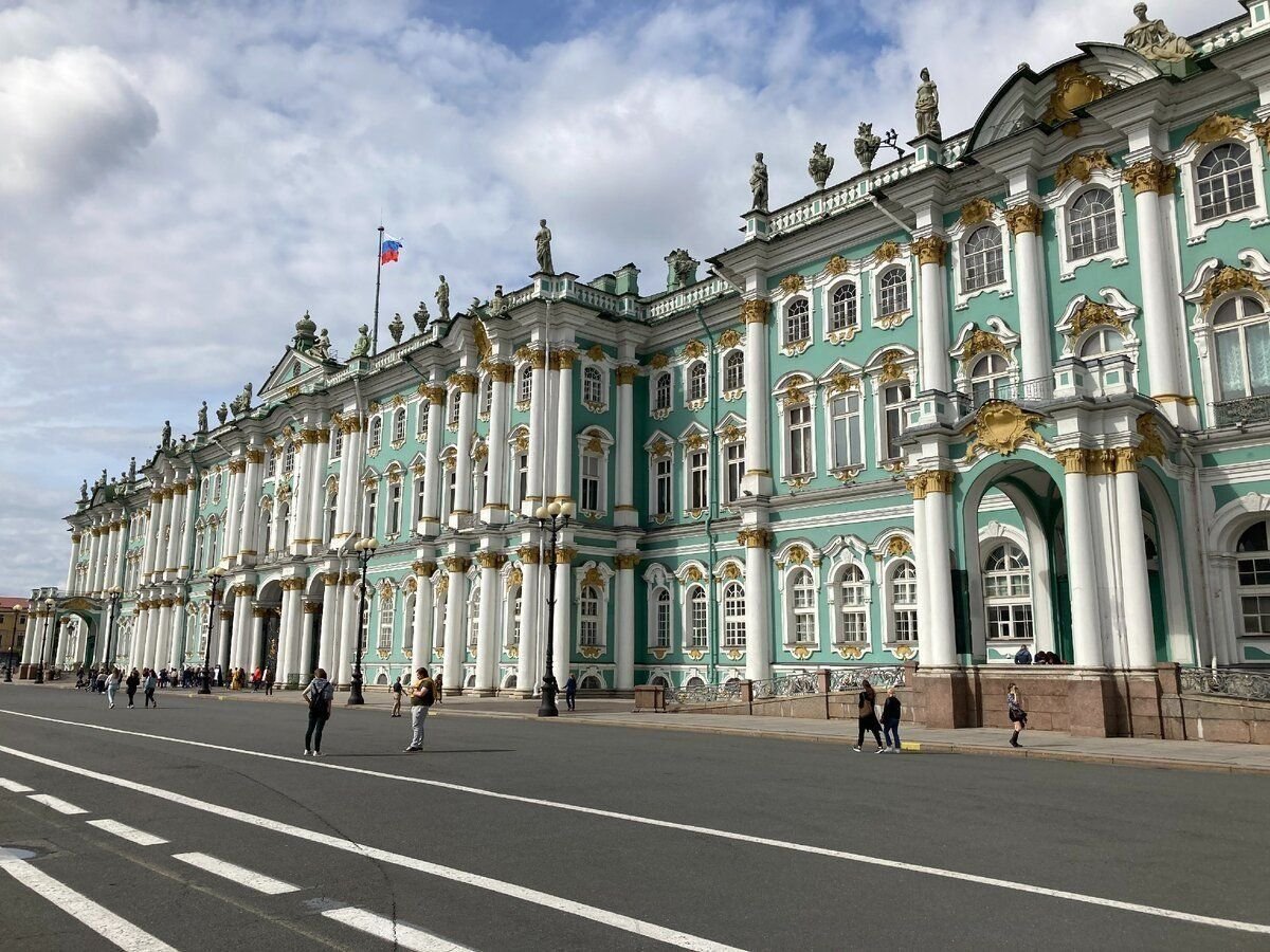 Питер рано. Типичная Россия Санкт Петербург. Типичный день в Санкт-Петербурге.