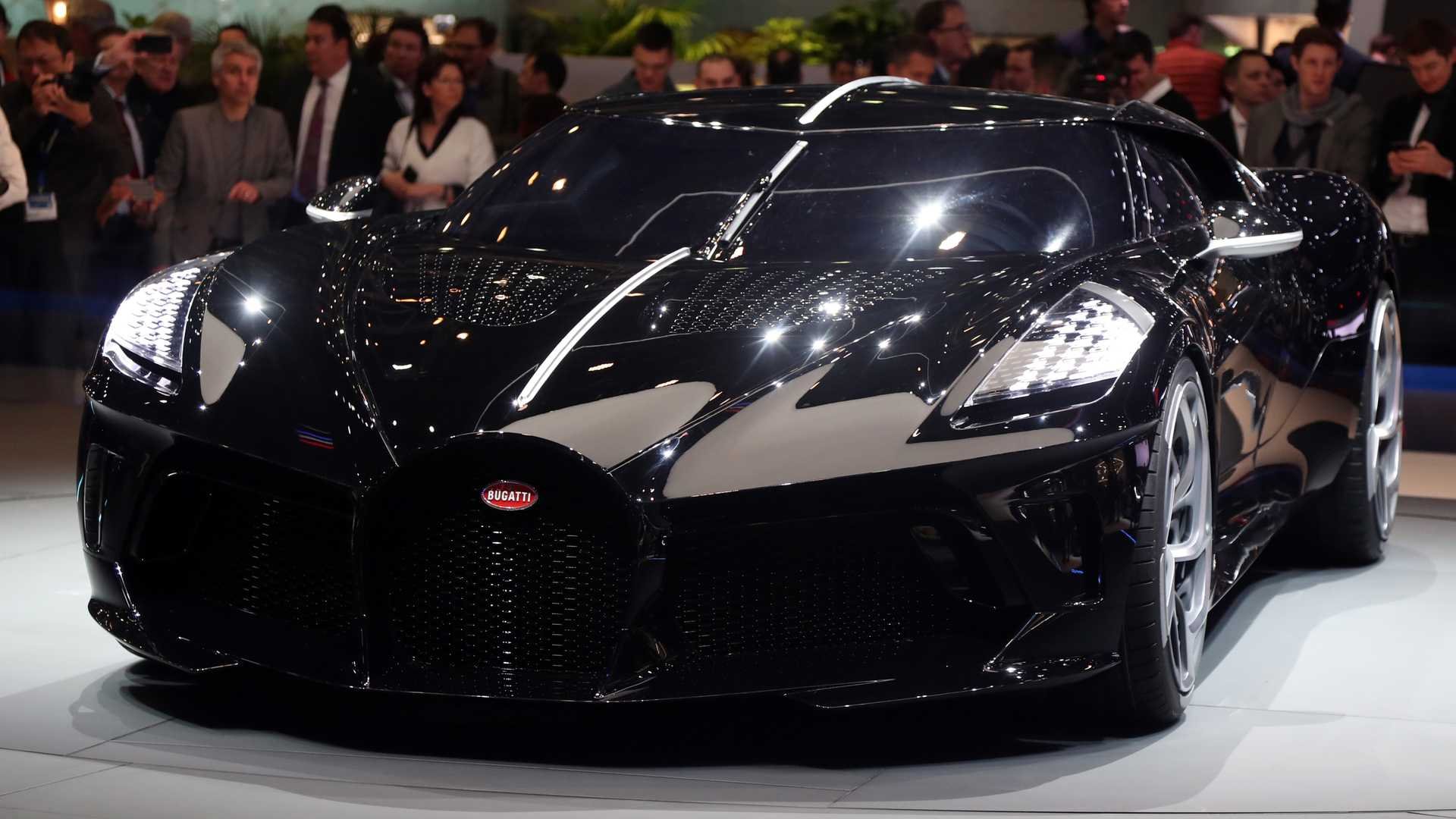 Машина Bugatti la voiture noire