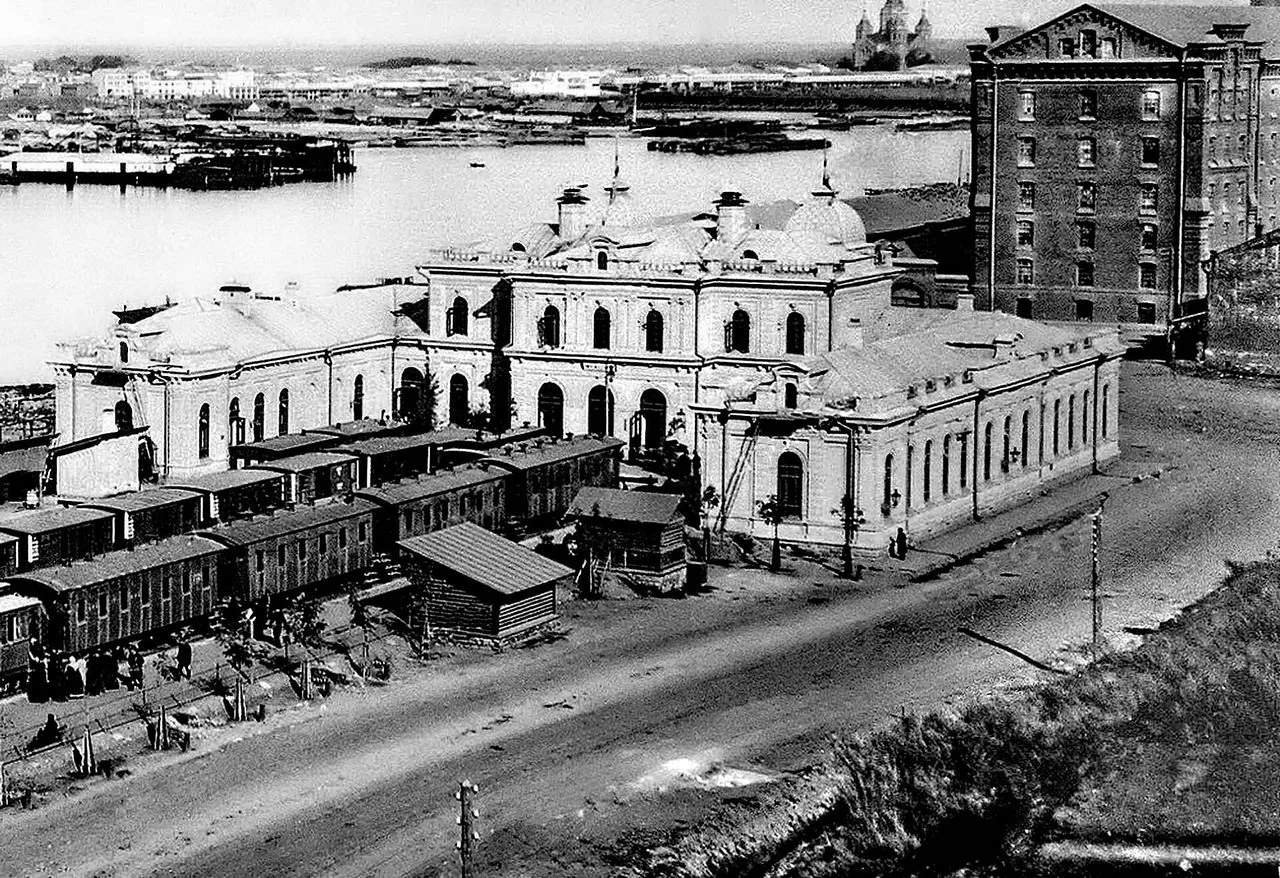 Нижегородская история. Ромодановский вокзал Нижний Новгород. Старый Нижний Новгород + Ромодановский вокзал. Казанский вокзал Нижний Новгород. Черниговская улица Нижний Новгород.