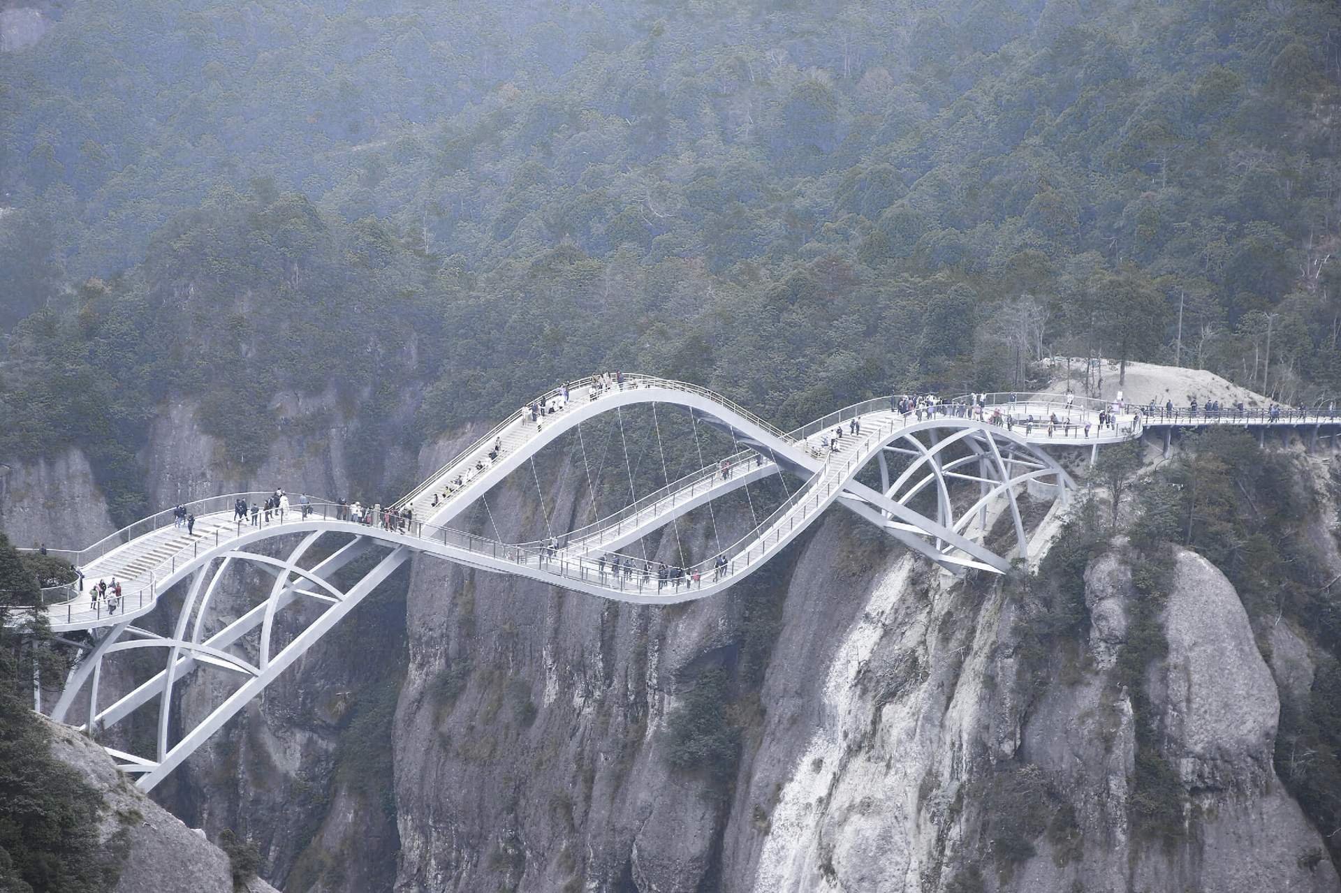 Most china. Ruyi Bridge Китай. Мост Ruyi в провинции Чжэцзян. Ruyi Bridge мост. Мост (Ruyi Glass Bridge, Шэньсяньцзю).