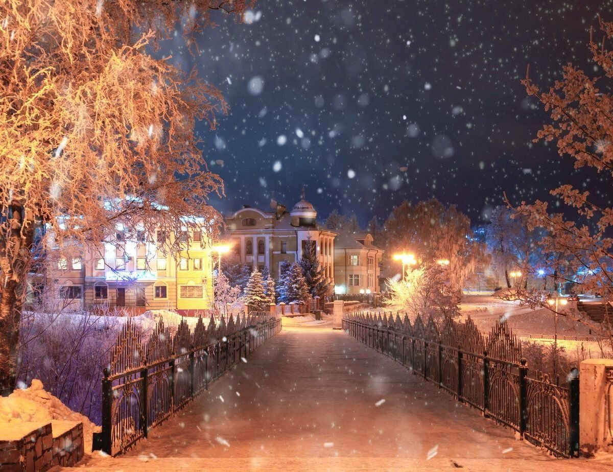 Киров зимой ночью