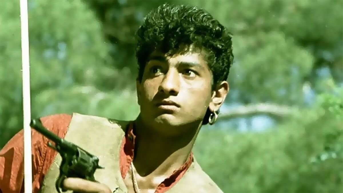 Василий васильев яшка цыган. Василий васильев неуловимые мстители. Неуловимые мстители яшка цыган актер. Яшка цыган из неуловимых. Неуловимые мстители яшка цыган актер.