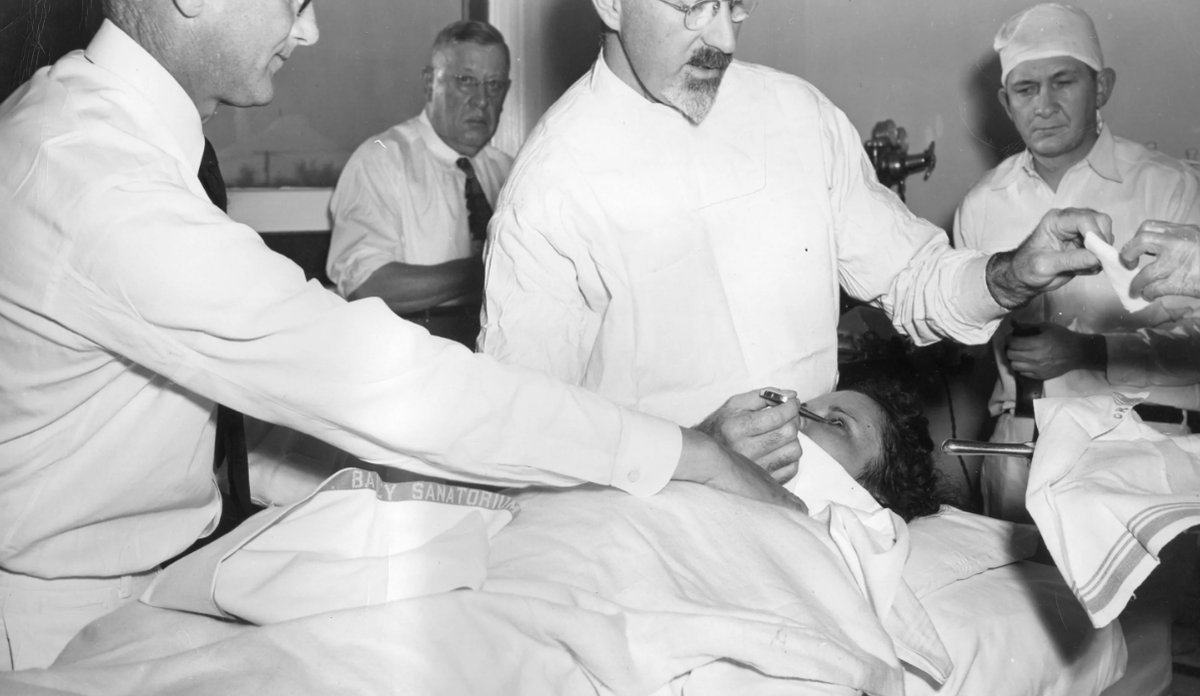 неинвазивная психохирургия. психохирургия как метод лечения психических расстройств. психохирургия. уолтер фримен доктор лоботомия. книги нового поколения.