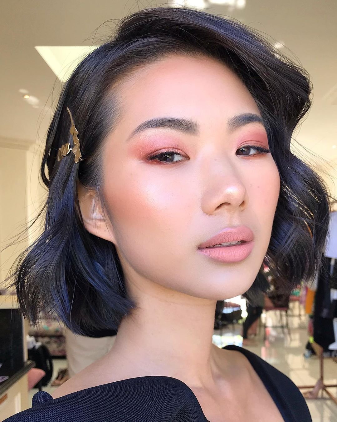 Азиаты макияж. Макияж для азиатского века. Красивый макияж для азиатских глаз. Вечерний макияж для азиатских глаз. Макияж для азиатских глаз.