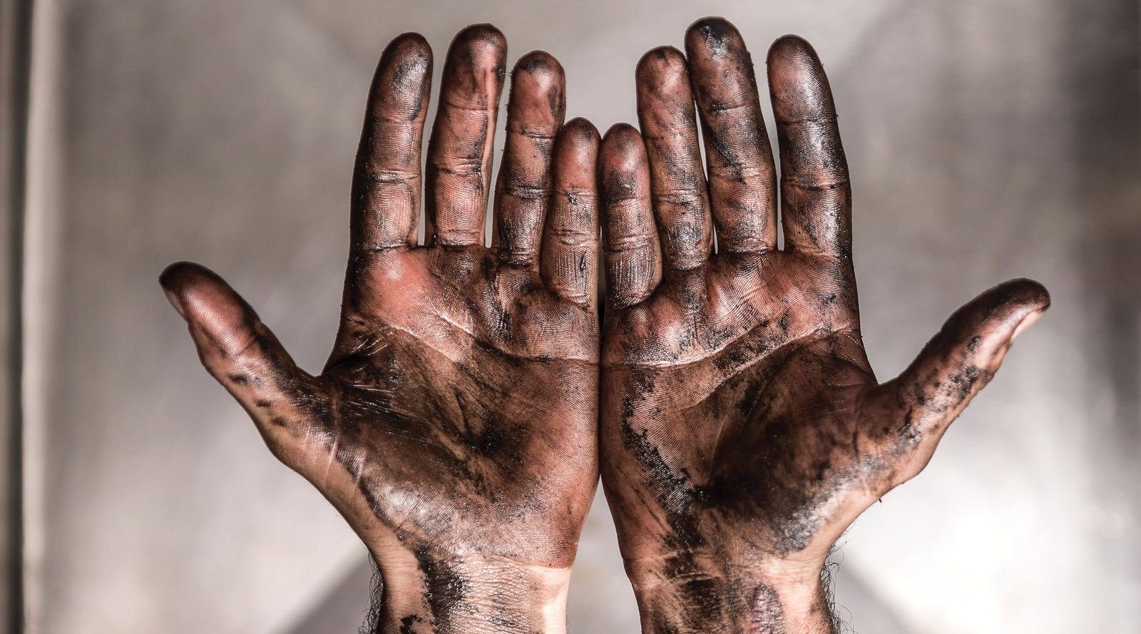 чистая нетронутая руками грязными