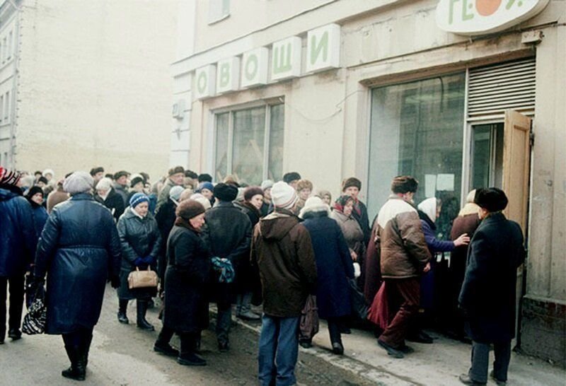 1994 год октябрь. белый дом в москве 1994. черный вторник в россии. 1994 год в россии. фотографии 1994 года.
