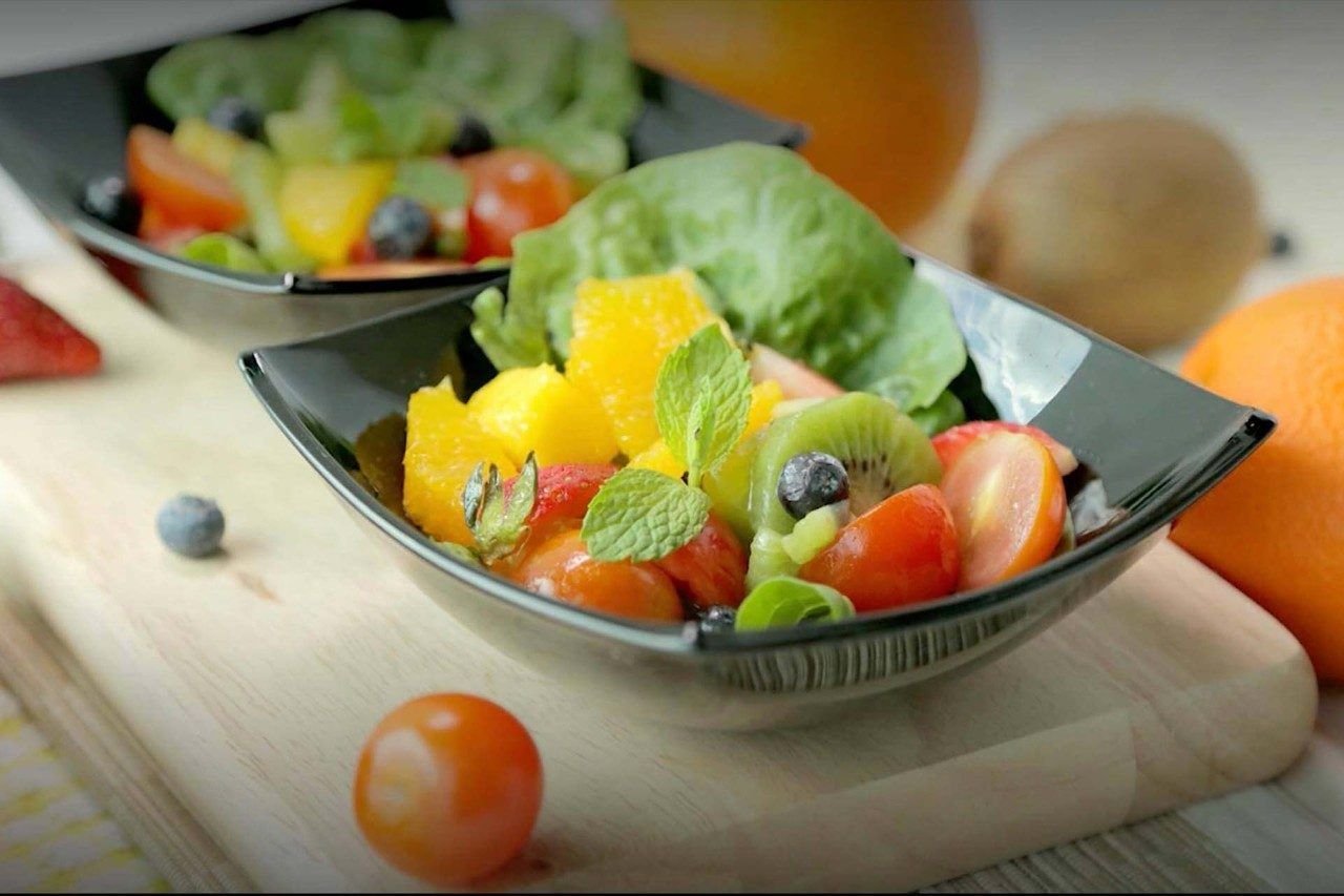 маседуан де фрюи. фруктовый салат. фруктовый салат для детей. овощной десерт. фруктовый салат порционно.