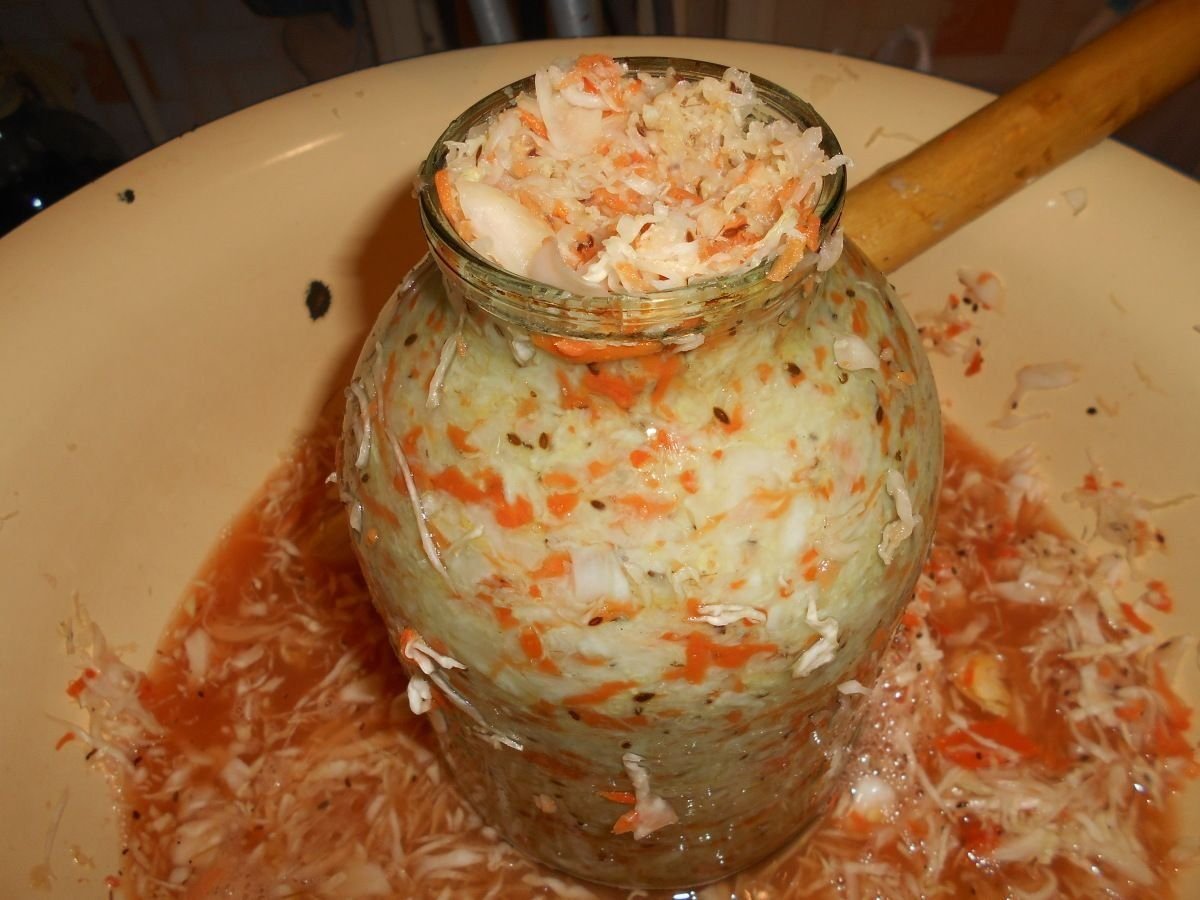 Квашеная капуста с аспирином. Квашеная капуста от зиночки. Капуста в собственном соку. Капуста квашеная с морковью. Солёный смешенный капуста с водой.