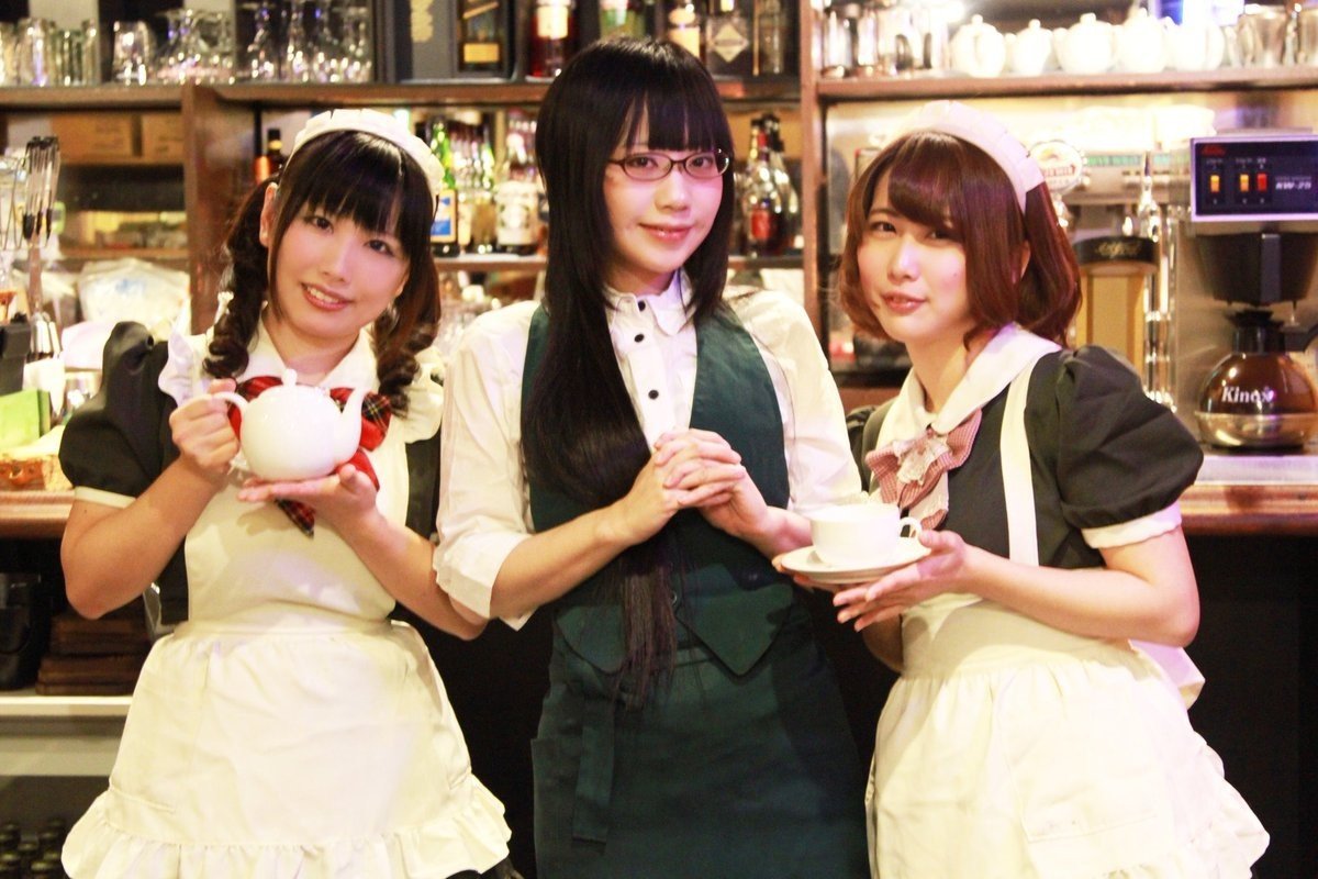 Девушки в костюмах горничных: фотографии из японских мейд-кафе | 7 ...