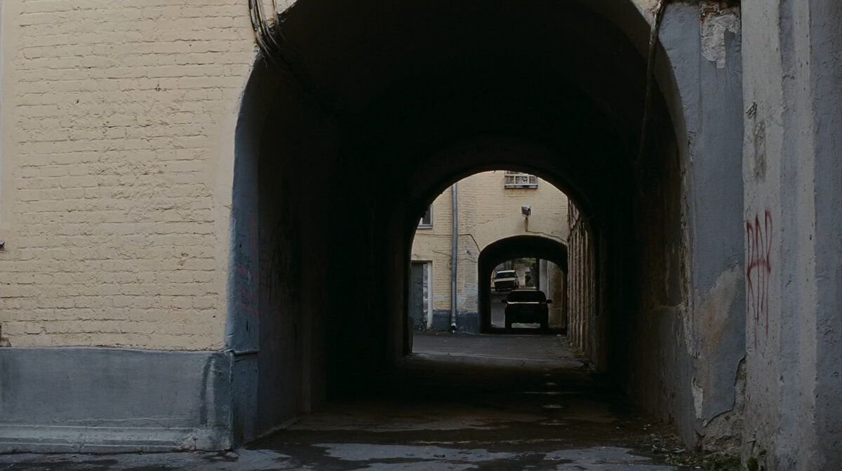 черный двор сцены