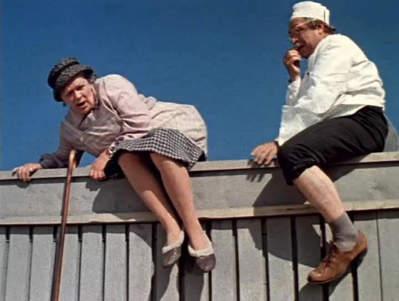 В каком городе снимали приключения желтого чемоданчика. Татьяна пельтцер желтый чемоданчик. Приключения желтого чемоданчика фильм вика 1970. В каком городе снимали приключения желтого чемоданчика. Приключения желтого чемоданчика доктор.